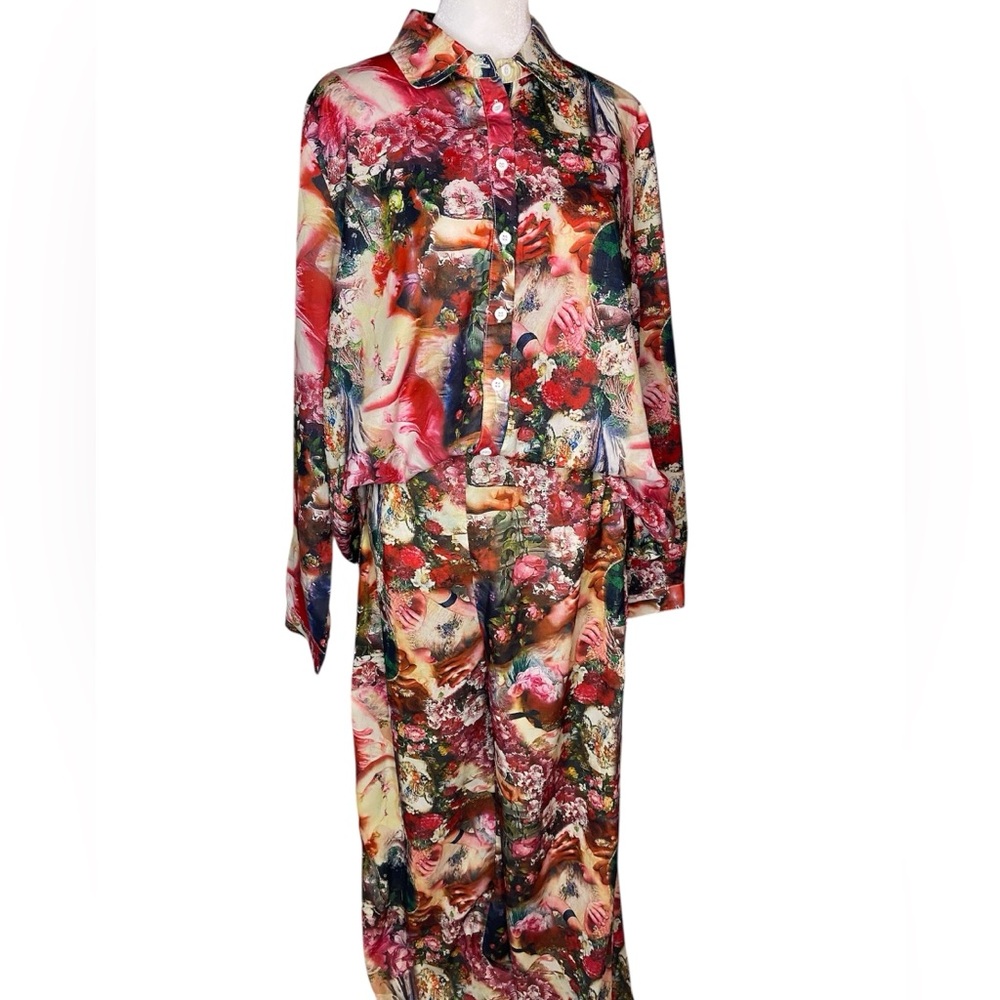 PrettyLittleThing 2pc Rose Femme
Renaissance Print Satin Shirt & Pants Set -Sz 6 - Picture 2 of 10